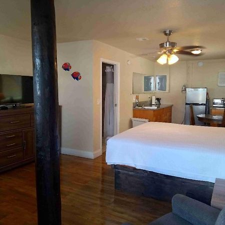 Knight'S Key Suites Marathon Exterior photo
