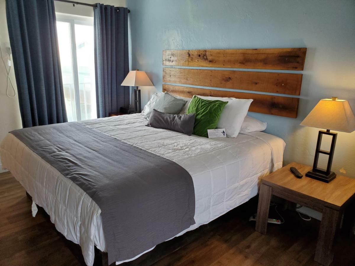 Knight'S Key Suites Marathon Room photo